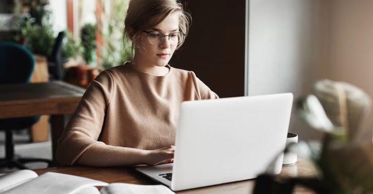 Formas Inteligentes de Descubrir los Mejores Cursos en Línea Gratis